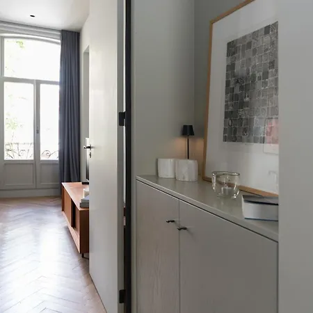 بيت ضيافة Vondel 99 3*