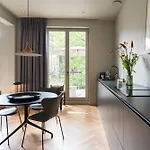 Vondel 99 3* Амстердам